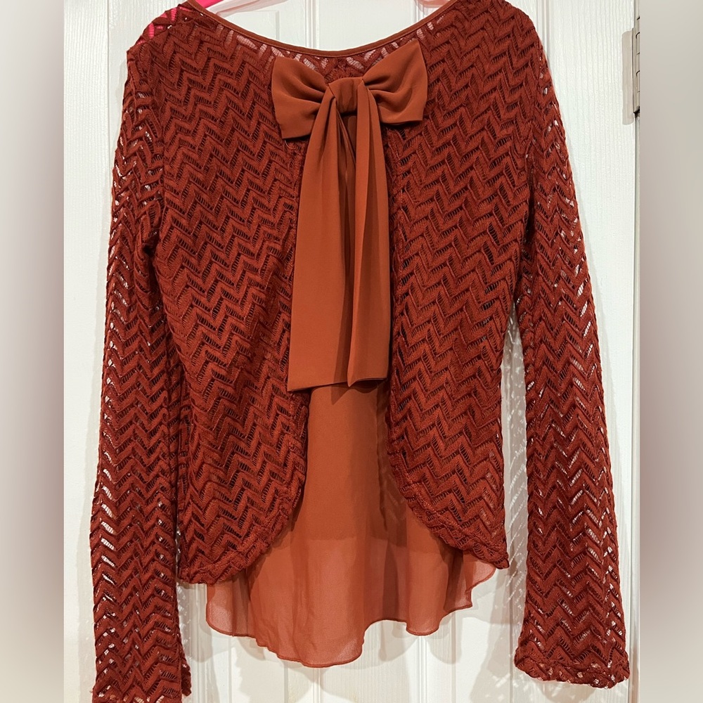Ya Los Angeles Burnt Orange/Red Crochet Long Sleeve Sweater with Bow Back (M)